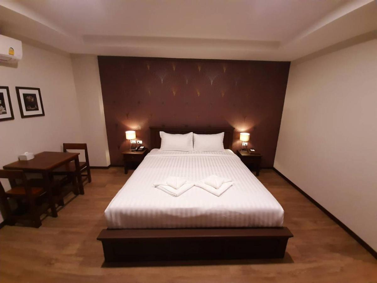 טראט J.P.Grand Hotel מראה חיצוני תמונה
