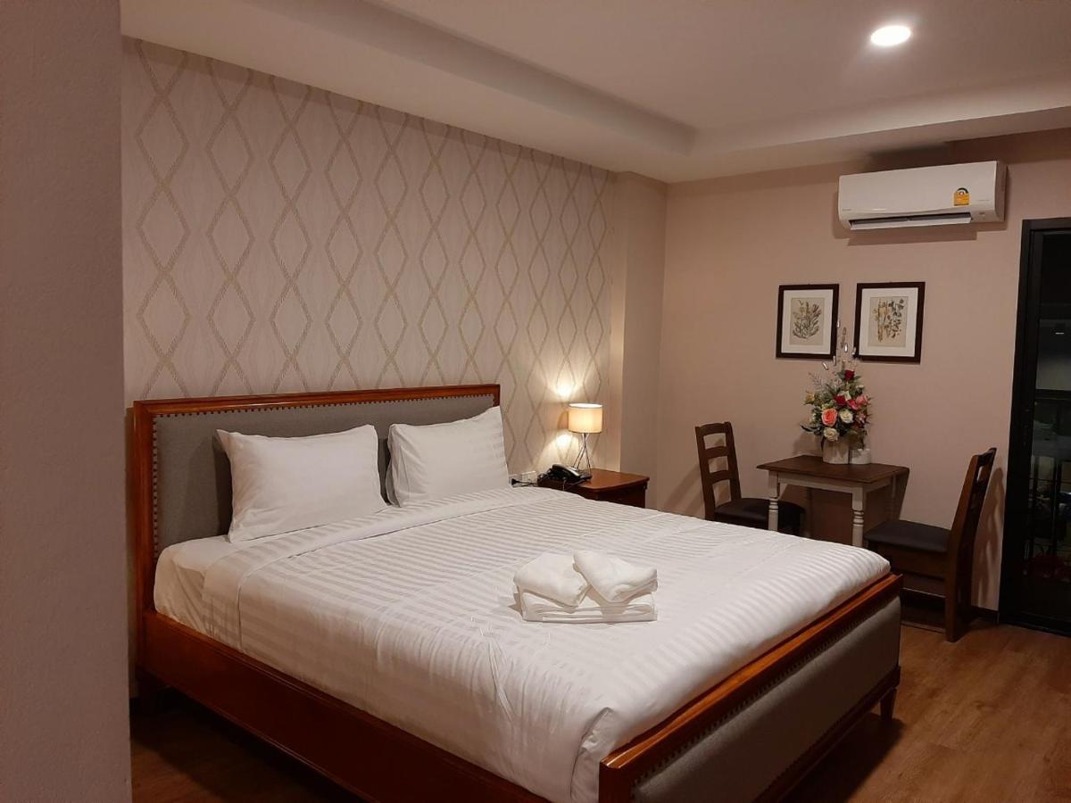 טראט J.P.Grand Hotel מראה חיצוני תמונה
