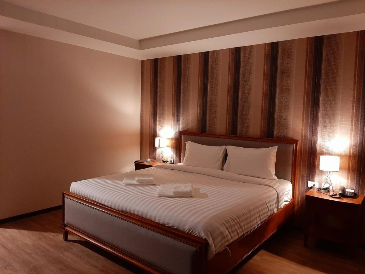 טראט J.P.Grand Hotel מראה חיצוני תמונה