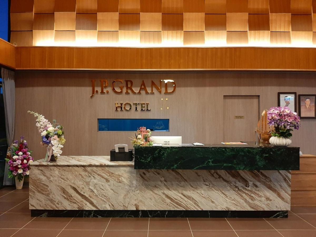 טראט J.P.Grand Hotel מראה חיצוני תמונה
