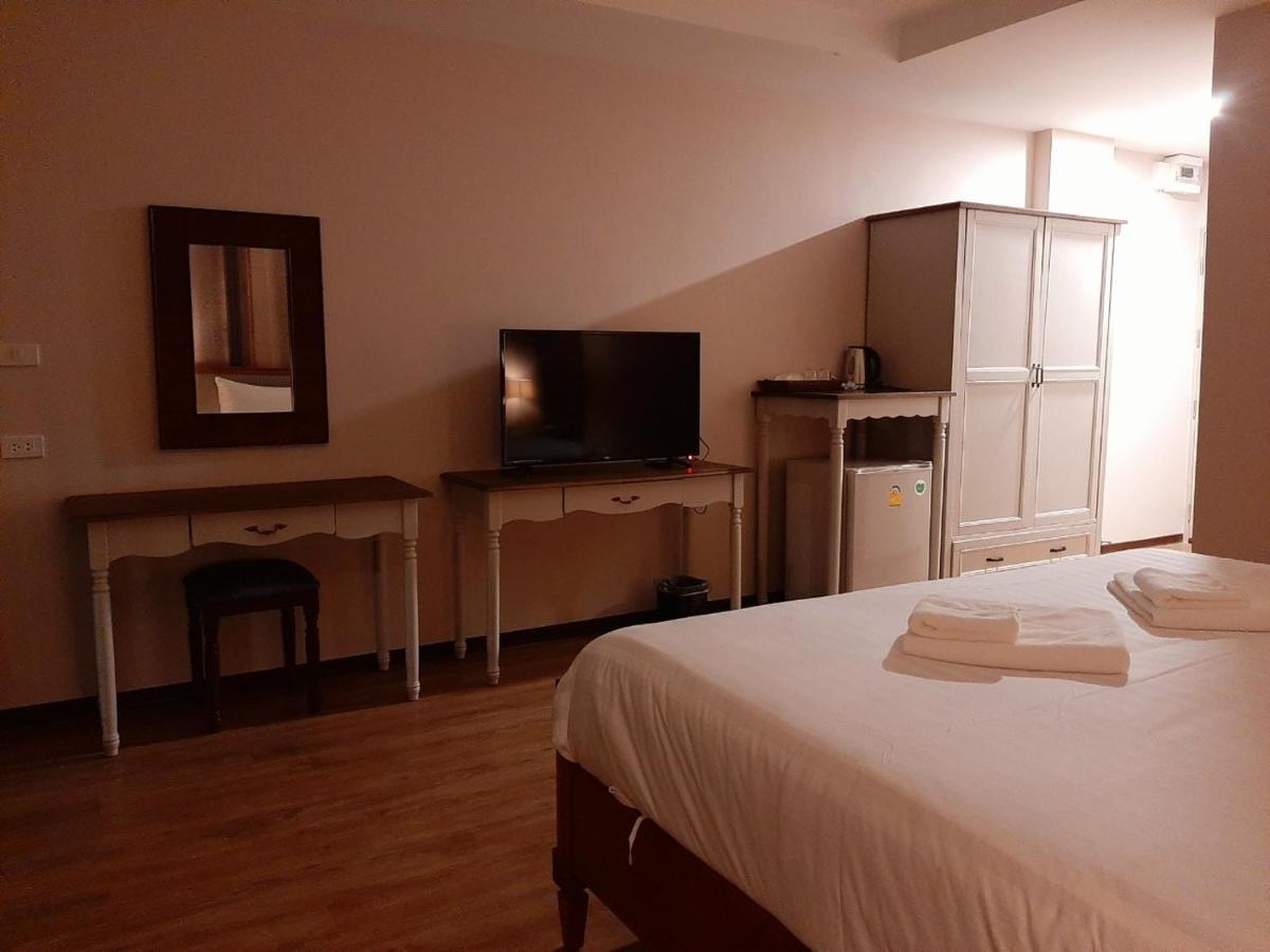 טראט J.P.Grand Hotel מראה חיצוני תמונה
